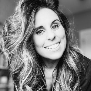 Meet your Posher, Dana